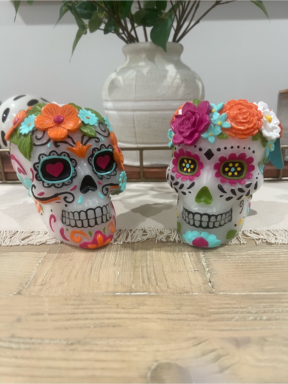 NWT ONE Day of the Dead Skull Candle